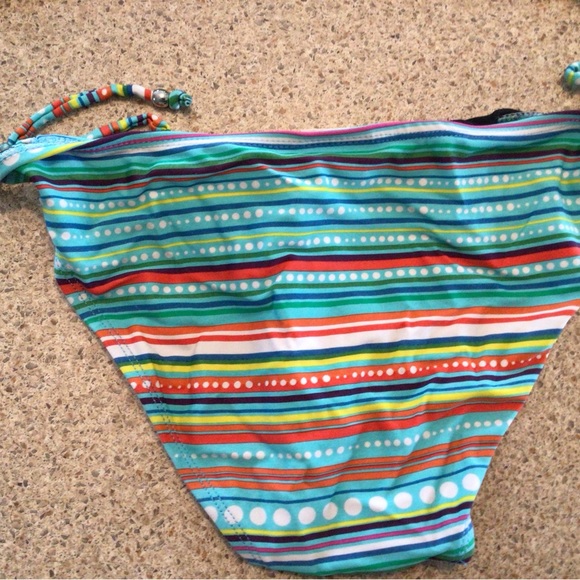 Bikini - Picture 6 of 8